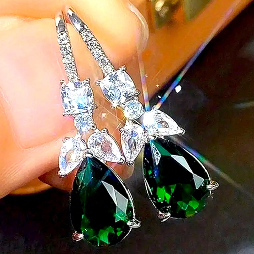 925 Silver Plated Exquisite Teardrop Shaped Green Earrings